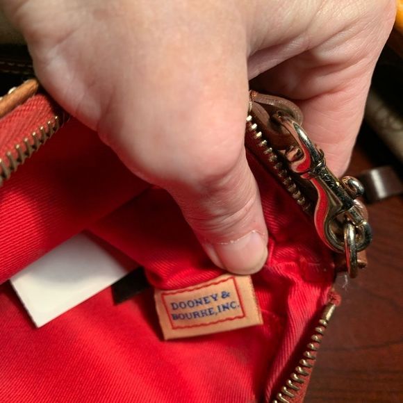 Dooney & Bourke LARGE Wristlet Medallion Collection Style # QE111-WY - Picture 5 of 6